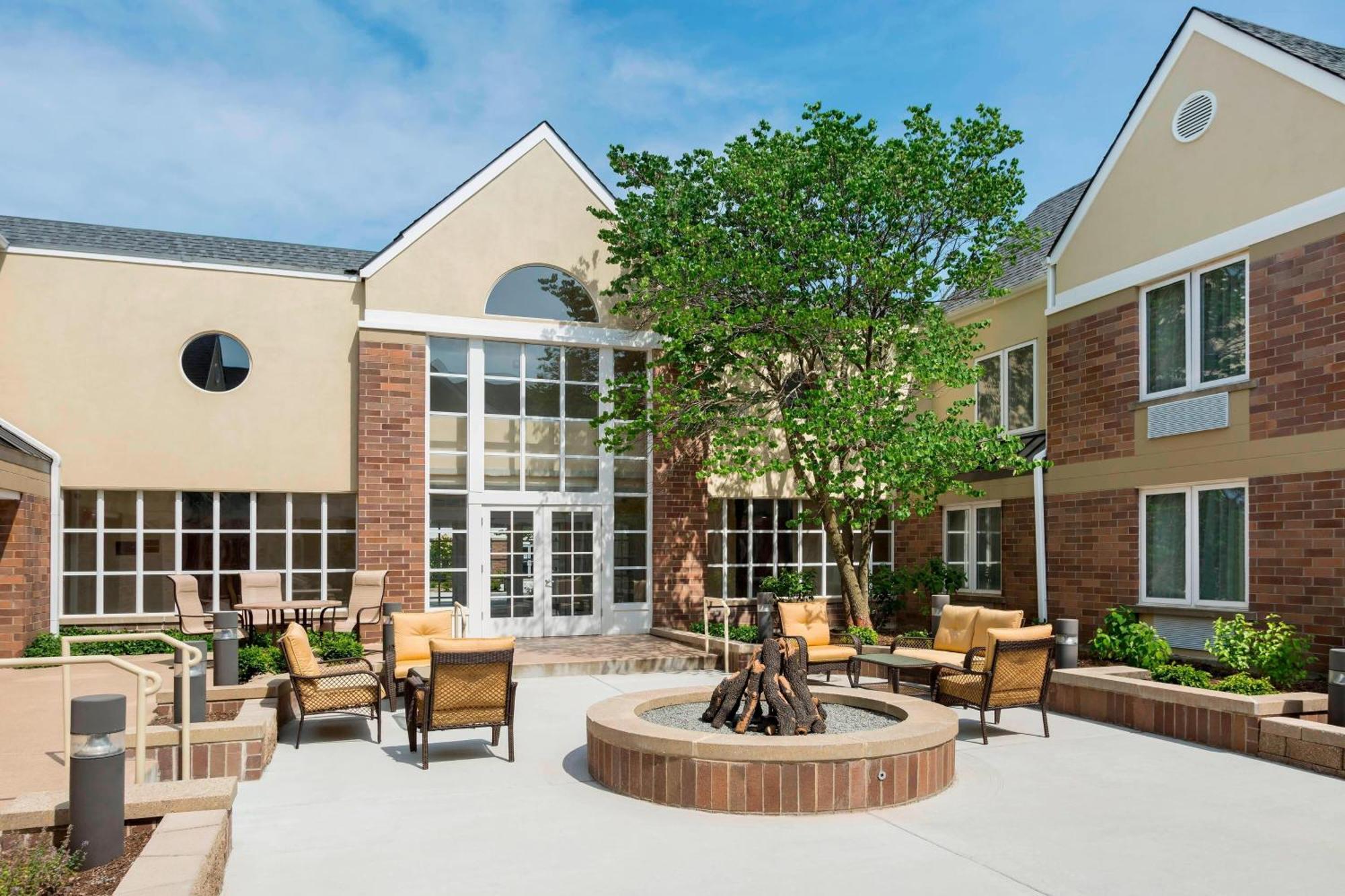 Four Points By Sheraton Buffalo Grove Hotel Exterior photo